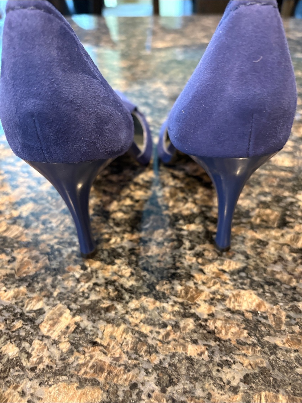 BCBGirls Royal Blue Suede Pointed size 8 Pumps with silver Ring Accent excellent - Picture 4 of 6